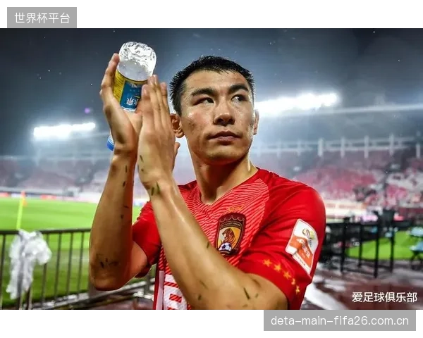 李在城的后插上进攻能力，为依赖边路突击的韩国队提供了新的得分点。